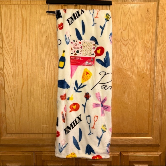 Emily in Paris Netflix Ultra Soft Plush Fleece Throw Blanket - Picture 6 of 6